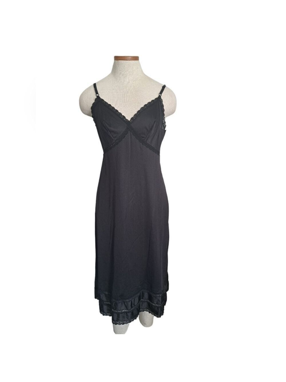 VTG SEARS The Doesn't slip anti cling black nylon lace trim full slip 36